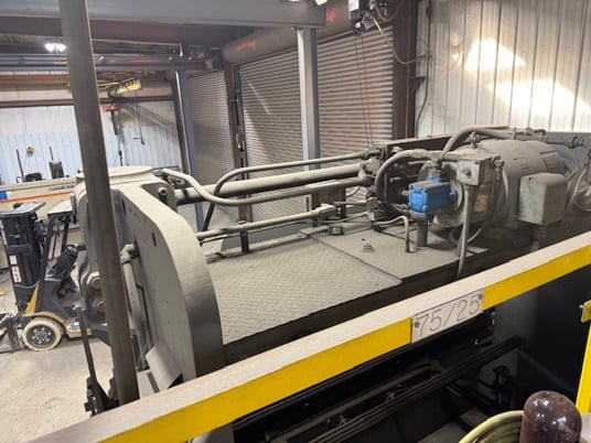 300 Ton, Chicago #300H10, Hydraulic Press Brake, 12' overall - Image 6