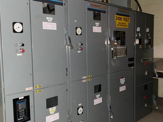 Allen-Bradley, 1200 amp, 2400 Volts, circuit breakers - Image 1