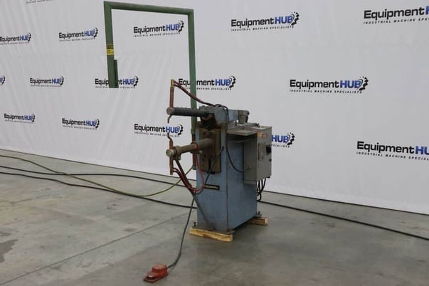 50 KVA British British Federal #RA-3-24, water cooled spot weder, 24" throat, foot pedal, 440 V., 1 phase - Image 2