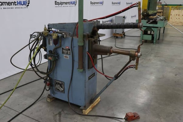 50 KVA British British Federal #RA-3-24, water cooled spot weder, 24" throat, foot pedal, 440 V., 1 phase - Image 6