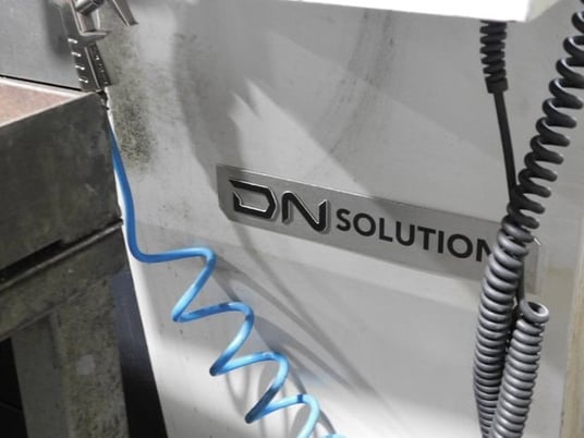 Daewoo Doosan #BVM-5700, vertical machining center, 41.3" X, 22.4" Y, 18.1" Z, 15000 RPM, LNS Chip Conv. - Image 3