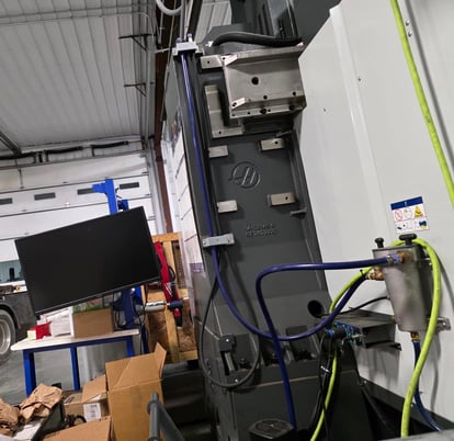 Haas #VF-4, vertical machining center, 50" X, 20" Y, 25" Z, 8100 RPM, 30 automatic tool changer, 30 HP, rigid - Image 4