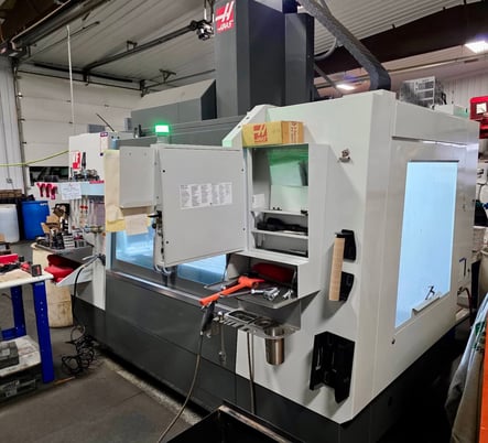 Haas #VF-4, vertical machining center, 50" X, 20" Y, 25" Z, 8100 RPM, 30 automatic tool changer, 30 HP, rigid - Image 6