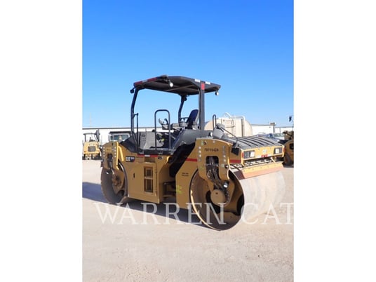 Caterpillar CB10, Asphalt Paver, 1143 hours, S/N: P8P00426, 2019 - Image 4