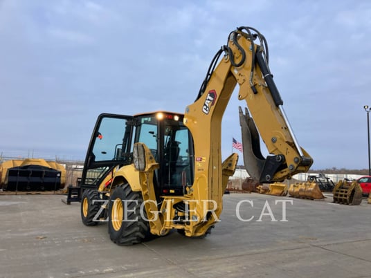 Cat 440-07, Backhoe Loader, 565 hours, S/N: MZX00388, 2022 - Image 4