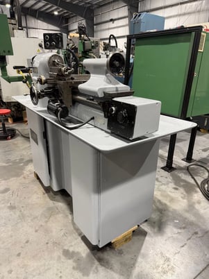 11" x 18" Hardinge #HLV-TFB, Precision Toolroom Lathe, 6" swing over cross slide, 1.25" spindle bore, 1.5 HP - Image 4