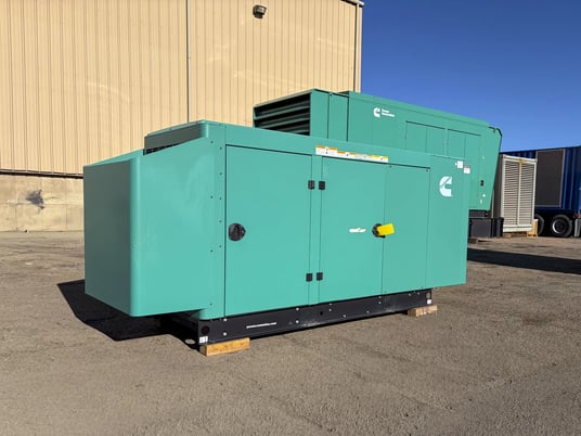 60 KW Cummins #JCEXB05.9ARB, Natural gas generator, enclosed, 208 Volts, 134 hours, 2018 - Image 1