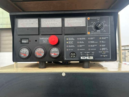 350 KW Kohler #350REOZV, diesel generator, weatherproof enclosure, 277/480 Volts, 286 hours, 2005 - Image 8