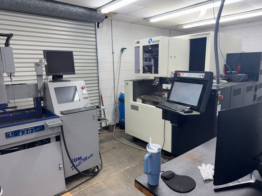Makino #U3, Wire Electrical Discharge Machine, Auto Threading, 24.8" x 17.7" table, Hyper I Control, 2018 - Image 2