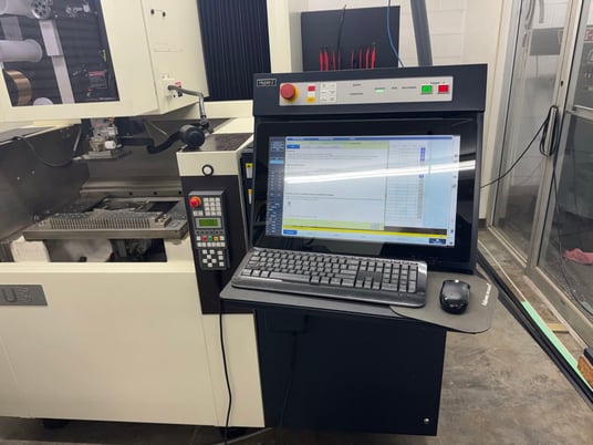 Makino #U3, Wire Electrical Discharge Machine, Auto Threading, 24.8" x 17.7" table, Hyper I Control, 2018 - Image 4