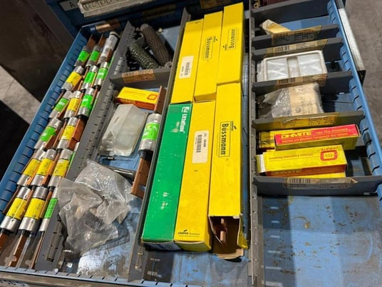 17 Drawer Lyon, Tool Cabinet, Configurable Deviders - Image 3