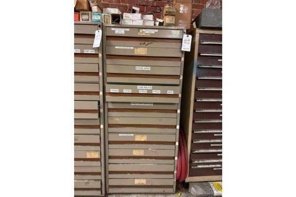 10 Drawer Microform, Vidmar Style Tool Cabinet w/ Deviders - Image 1