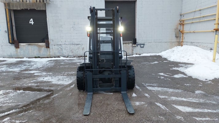 8000 lb. Unicarriers #PF80, outdoor forklift, LPG, 2-stage, side shift, 179" lift height, heater, 2020 - Image 2