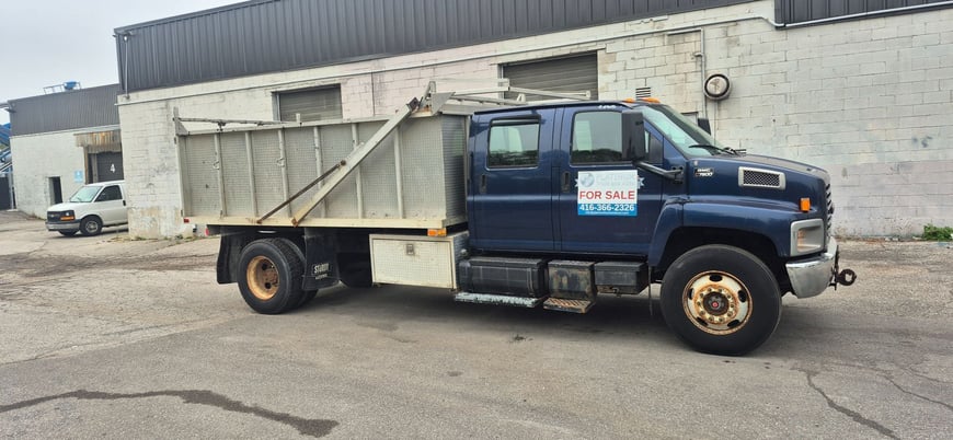 GMC #C7500, dump truck, V8, automatic transmission, tarp system, pinte hooks, side mounted storage boxes, 2005 - Image 4