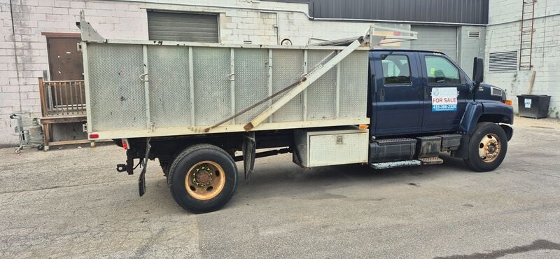 GMC #C7500, dump truck, V8, automatic transmission, tarp system, pinte hooks, side mounted storage boxes, 2005 - Image 5