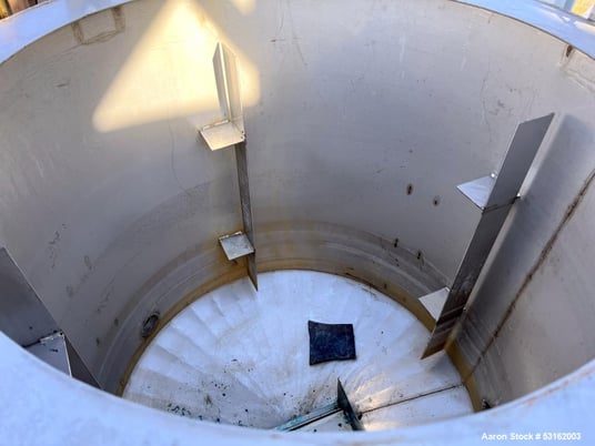 150 gallon Vertical Stainless Steel Tank, 36" diameter x 34" straight side, coned bottom, flat top, 10" - Image 6