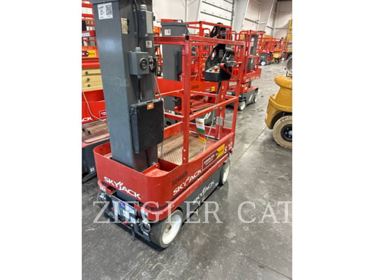 Skyjack, Inc. SJ12, Lift Scissor, 141 hours, S/N: A600004042, 2022 - Image 3