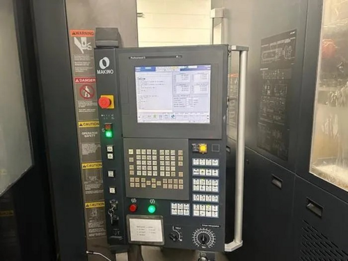 Makino #F9, CNC Vertical Machining Center, 72.8" x 31.5" table, 63" X, 31.5" Y, 25.6" Z, 40 HP, 20000 RPM, 48 - Image 5
