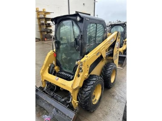 Caterpillar 226D3, Compact Wheel Skid Steers, Solid Tires, 2355 hours, 2022 - Image 1