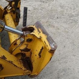 John Deere 250, Skid Steer, 2.9L Diesel Engine, 66" Bucket, 250 Amps, 2400 RPM, 18.5 hours - Image 9