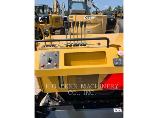 Weiler P65, Asphalt Paver, 302 hours, S/N: P65-1075, 2022 - Image 8