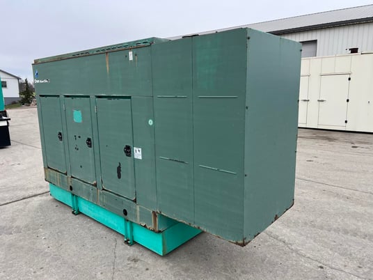 125 KW Cummins/Onan #125DGEA, Diesel Generator, 8.3 liter engine, 207 HP @ 1800 RPM, 120/208 Volt, 1PH/3PH - Image 4
