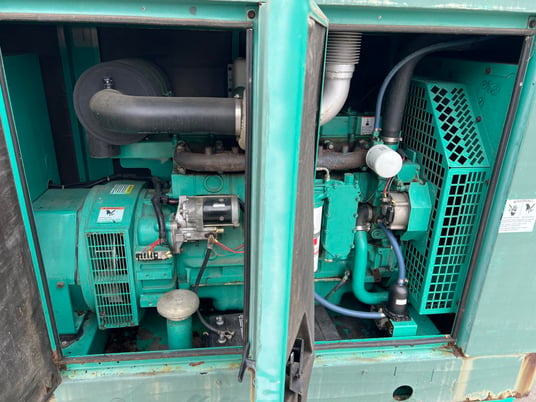 125 KW Cummins/Onan #125DGEA, Diesel Generator, 8.3 liter engine, 207 HP @ 1800 RPM, 120/208 Volt, 1PH/3PH - Image 6