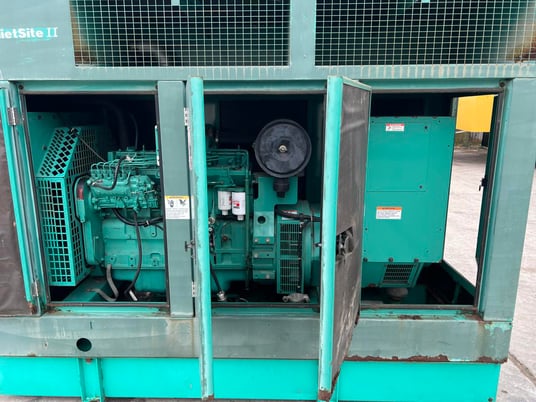 125 KW Cummins/Onan #125DGEA, Diesel Generator, 8.3 liter engine, 207 HP @ 1800 RPM, 120/208 Volt, 1PH/3PH - Image 7