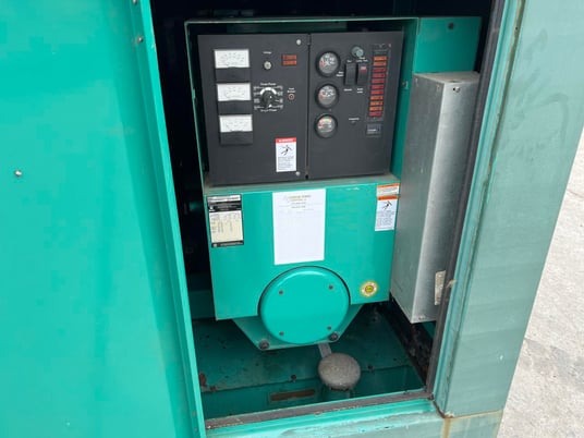125 KW Cummins/Onan #125DGEA, Diesel Generator, 8.3 liter engine, 207 HP @ 1800 RPM, 120/208 Volt, 1PH/3PH - Image 10