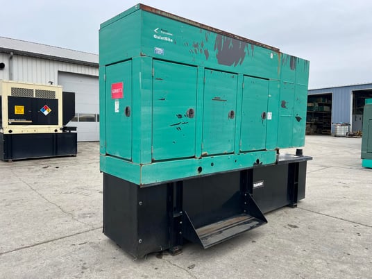 150 KW Cummins/Onan #DGFA-5567544, Diesel Generator Set, 8.3 liter engine, 120/240 Volt, 1PH/3PH, 654 hours - Image 3