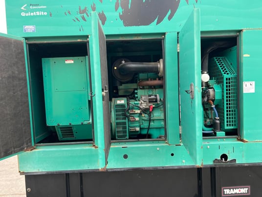 150 KW Cummins/Onan #DGFA-5567544, Diesel Generator Set, 8.3 liter engine, 120/240 Volt, 1PH/3PH, 654 hours - Image 4