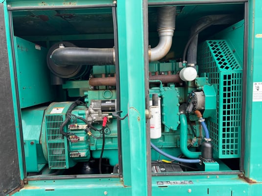 150 KW Cummins/Onan #DGFA-5567544, Diesel Generator Set, 8.3 liter engine, 120/240 Volt, 1PH/3PH, 654 hours - Image 5