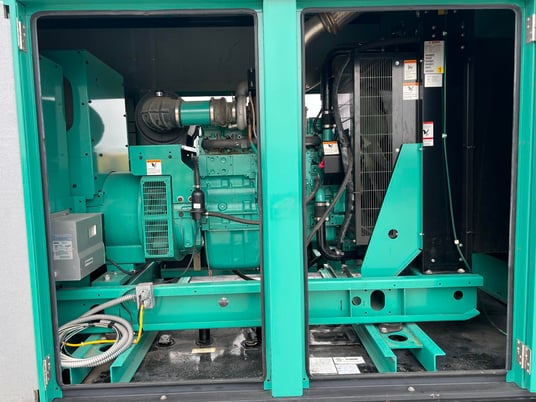 250 KW Cummins/Onan #DQDAA-6073524, Diesel Generator Set, 9 liter engine, 120/240 Volt, 1PH/3PH, 562 hours - Image 7