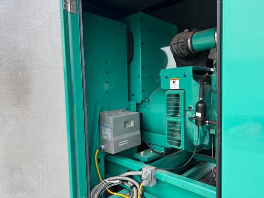 250 KW Cummins/Onan #DQDAA-6073524, Diesel Generator Set, 9 liter engine, 120/240 Volt, 1PH/3PH, 562 hours - Image 9