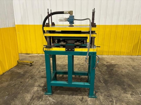 7 Ton, Airam #AP7, pneumatic cut-off press, 1/2" stroke, 27.5" btwn posts, 19.5" x 34" bed & ram\ - Image 1