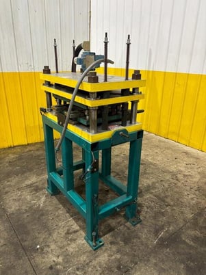 7 Ton, Airam #AP7, pneumatic cut-off press, 1/2" stroke, 27.5" btwn posts, 19.5" x 34" bed & ram\ - Image 5