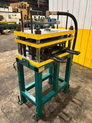 7 Ton, Airam #AP7, pneumatic cut-off press, 1/2" stroke, 27.5" btwn posts, 19.5" x 34" bed & ram\ - Image 6