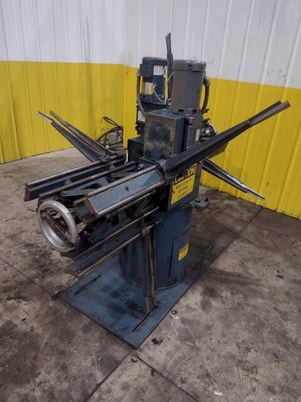 1600 lb. CWP #2RDM, motorized double end coil reel uncoiler, 18" width, 48" outside dimensions - Image 4