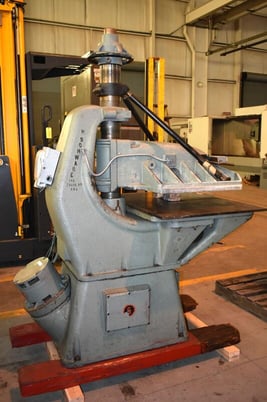 25 Ton, Herman Schwabe #DV, heavy duty swing arm hydraulic die cutting clicker press, 3 stroke - Image 4