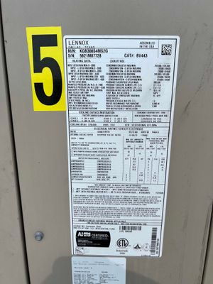 25 Ton, Lennox #KGB300S4MS2G, AC Package, Gas Heat, down flow, R410A, 460 V., 2021 (2 available) - Image 4