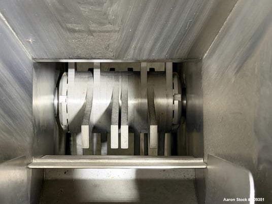 Fitzpatrick Fitz-Mill #D, Hammer Mill, VFD Control, 12" diameter cut chamber, 16 blades, 7.5 HP, GS2 drive - Image 6