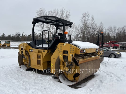 Caterpillar CB15, Twin Drum Roller, 1846 hours, S/N: M9400319, 2021 - Image 2