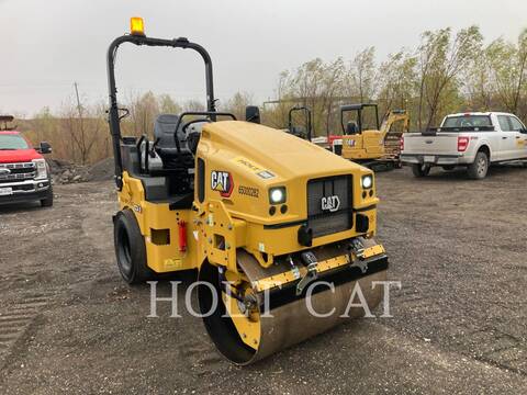 Caterpillar CC4.0, Combination Roller, 44 hours, S/N: 65000282, 2024 - Image 2