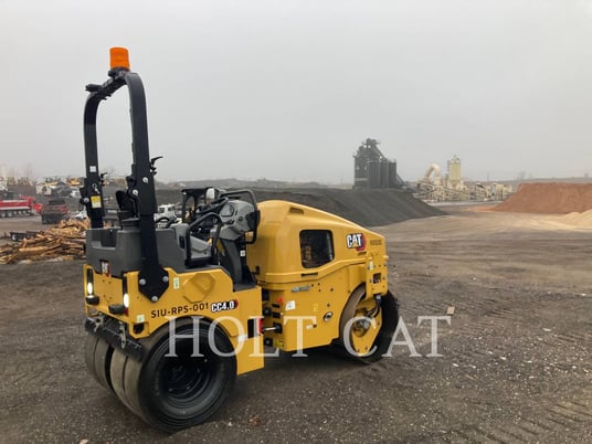 Caterpillar CC4.0, Combination Roller, 44 hours, S/N: 65000282, 2024 - Image 3