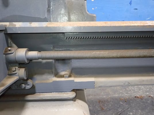 16" South Bend, Lathe, w/Compound Rest, Tailstock & Steady Rest, 12.5" 3-Jaw Chuck, 8" 4-Jaw Chuck, 8" Vise - Image 6
