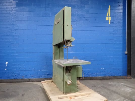 31" Danckaert, Vertical Band Saw, 31.5" x 31.5" Table, 0.5" Blade - Image 1