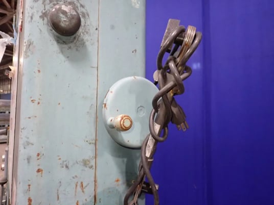 24" Grob #4V-24, Vertical Band Saw, 0.25" Blade width, 24" x 28" Table, 1985 - Image 10