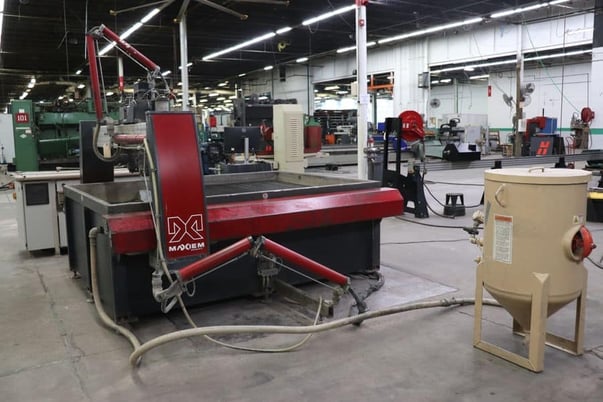 Omax #Maxiem-1515, CNC 4-head waterjet, 5.2' x 5.2'table, 50 HP, 60000 psi, abrasive hopper, 2021 - Image 3