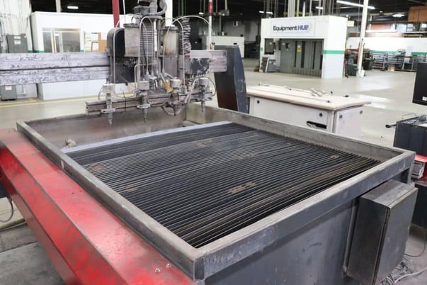 Omax #Maxiem-1515, CNC 4-head waterjet, 5.2' x 5.2'table, 50 HP, 60000 psi, abrasive hopper, 2021 - Image 7