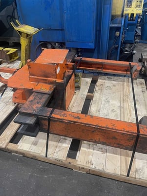 40000 lb. Cady 40-56-72, coil lifter, 72" width, motorized open/close - Image 2